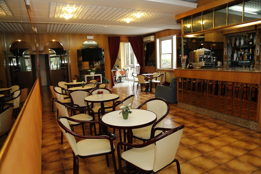 Hotel Villa Dina Rimini Exterior foto